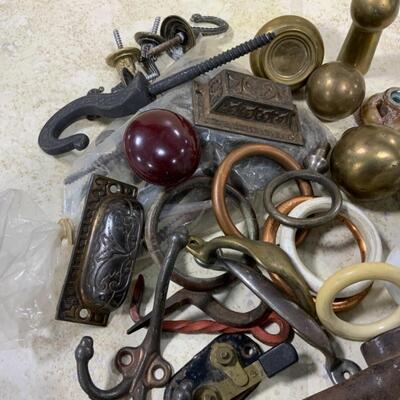 -167- VINTAGE | Knobs | Drawer Pulls | Findings