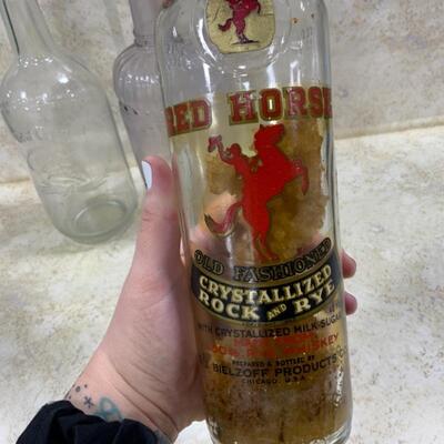 -180- VINTAGE | 6 liquor bottles | Old Quaker | Red Horse | Rum | Whiskey