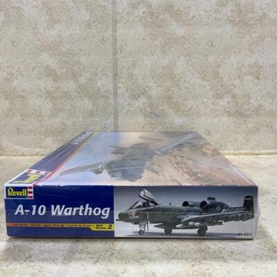 -181- SEALED | A-10 Warthog Model Plane | Revell | 2004