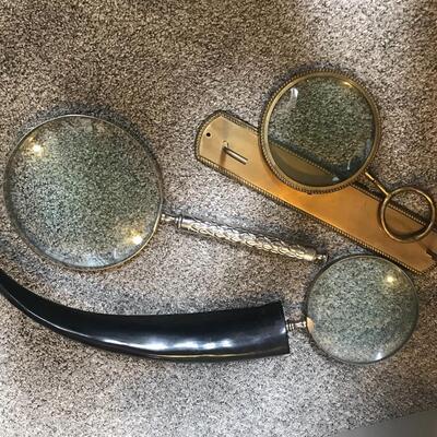 Lot 20L:   Magnifying Glasses