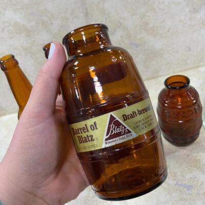 -197- VINTAGE | Five Beer Bottles | Pabst | Blatz 