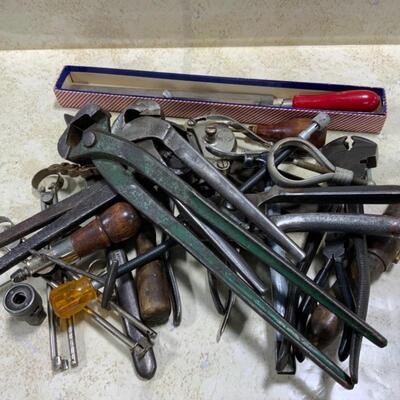 -232- VINTAGE | Over 30 Tools | Awls | Pinchers | Hammers