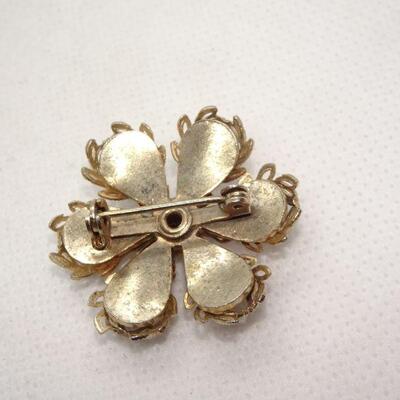 Dainty Gold Tone Filigree Flower Pin 