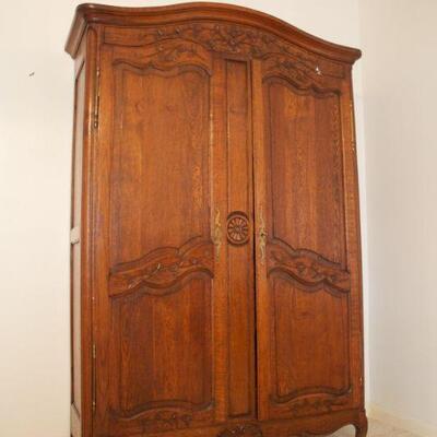 Lot #7: Vintage Country French Style Carved Oak Armoire 