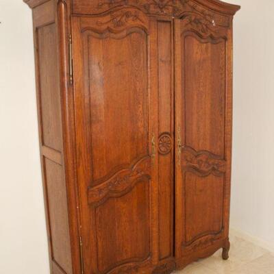 Lot #7: Vintage Country French Style Carved Oak Armoire 