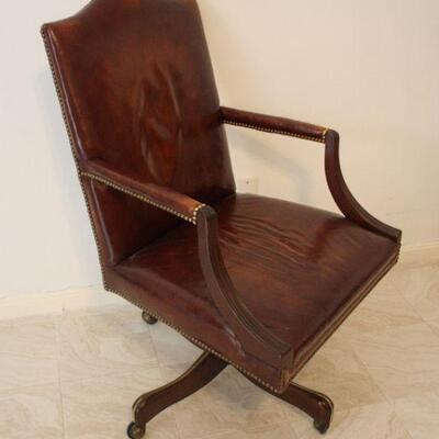 Lot #24: Walnut Brown Leather Executive Office Swivel Chair 