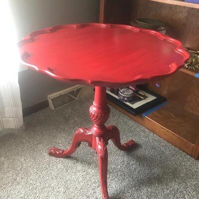 Lot 17L:    Side Table