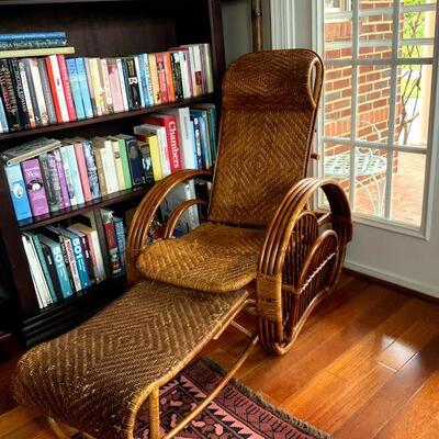 Wicker chaise with pull out and magazine holder 