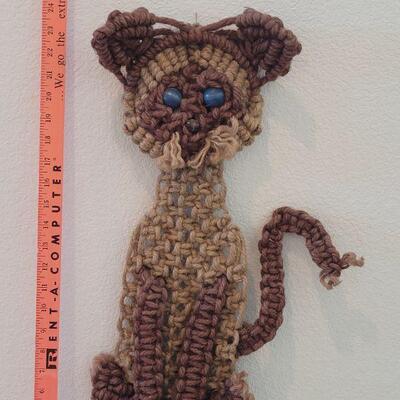 Lot 68: Vintage Macrame Cat Deco