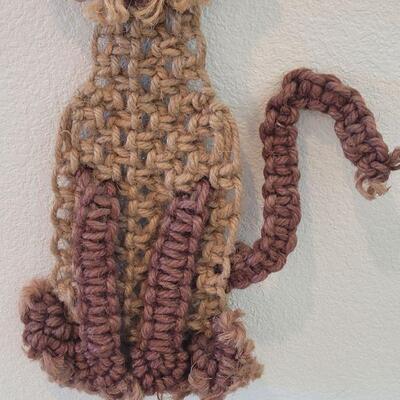 Lot 68: Vintage Macrame Cat Deco