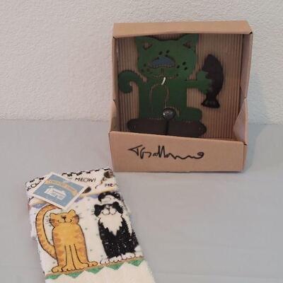 Lot 73: New Tim Gallagher Cat with Hook and Cat Hand Towel