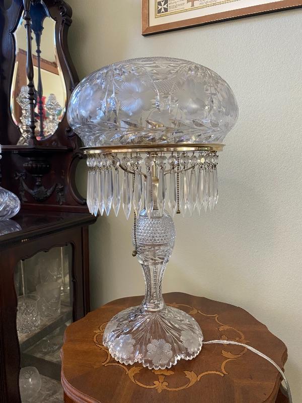 Mushroom Dome Cut Etched Crystal Table Lamp w/ Hanging Crystal Shards Lustres | EstateSales.org