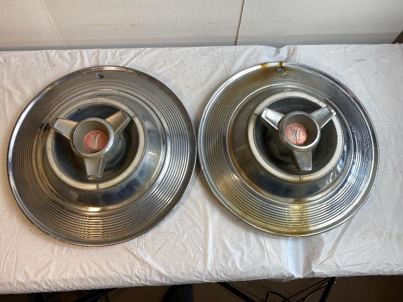 Lot 210 s Vintage 13 Spinner Hubcaps Chevy Ford Dodge Chrysler