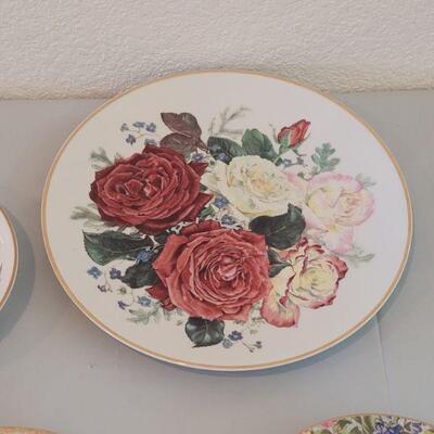 Lot 76: Mixed China Plates and 2 Small Bowls and 1 Collector's Plate