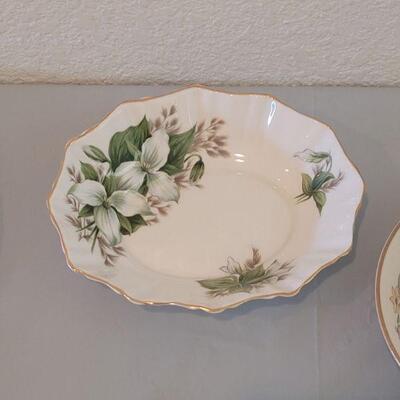 Lot 76: Mixed China Plates and 2 Small Bowls and 1 Collector's Plate