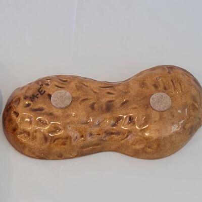 Lot 78: Mid Century Peanut Dish