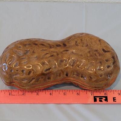 Lot 78: Mid Century Peanut Dish