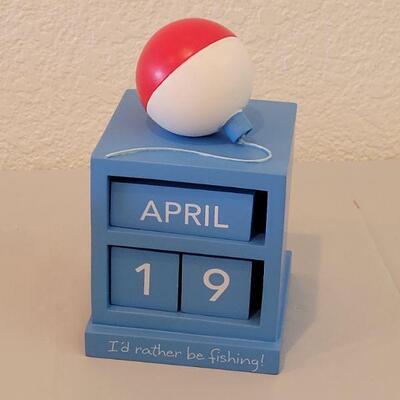 Lot 81: Calendar Blocks Deco & Magnetic Weekly Calendar 