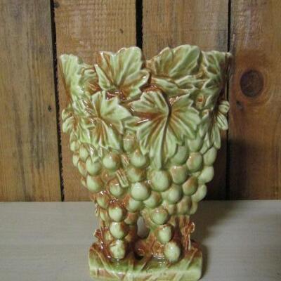 Vintage McCoy Pottery Grapes and Leaves Vase 9