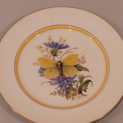Lot 88: (4) Royal Bayreuth Butterfly China Plates