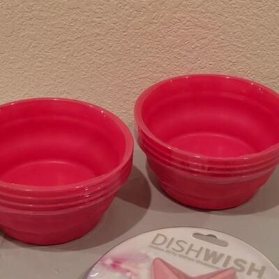 Lot 95: New Pink Plastic Bowls and Cups & a DishWish Scrubber