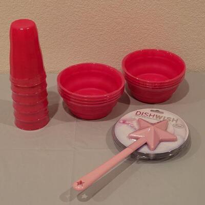 Lot 95: New Pink Plastic Bowls and Cups & a DishWish Scrubber