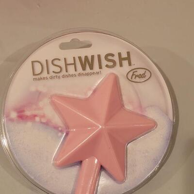 Lot 95: New Pink Plastic Bowls and Cups & a DishWish Scrubber