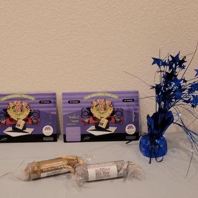 Lot 98: 30th Birthday Decorations, Floral Scent Poppers and Balloon Table weight 