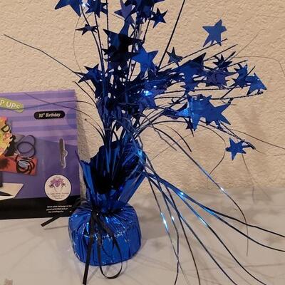 Lot 98: 30th Birthday Decorations, Floral Scent Poppers and Balloon Table weight 