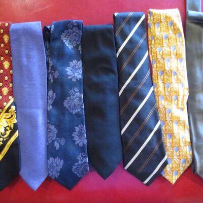 343 - Group of 7 Designer Neck Ties 