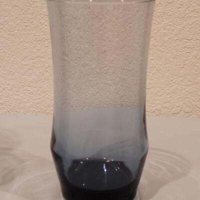Lot 107: Large Blue Tumblers 