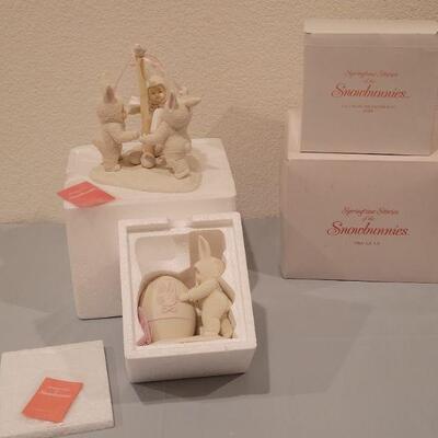 Lot 109: (2) Snowbunnies 
