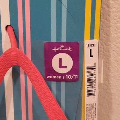Lot 118: (2) New Hallmark Flip Flops (Easily Pop Out of Frame)