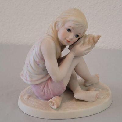 Lot 148: Frances Hook Figurines (one Signed)