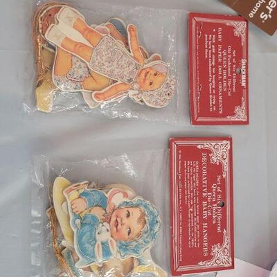 Lot 157: Baby Gift Bags, Hat, Shirt, Memory Book and Gift or Deco Tags