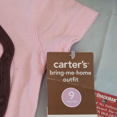 Lot 157: Baby Gift Bags, Hat, Shirt, Memory Book and Gift or Deco Tags