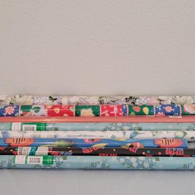 Lot 161: Mixed Seasonal Wrapping Paper 5 New and 2 Used 