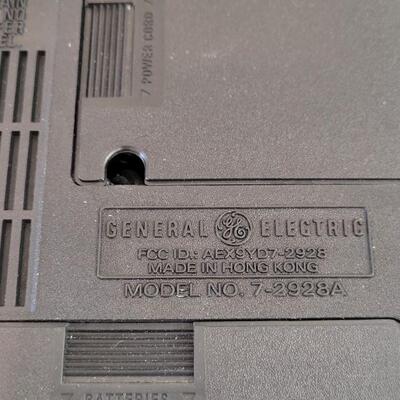 Lot 167: Vintage General Electric Radio