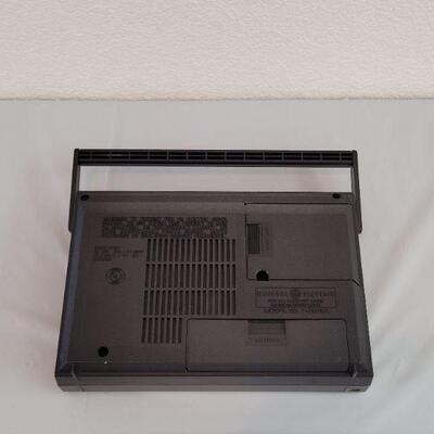 Lot 167: Vintage General Electric Radio