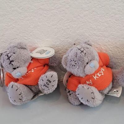 Lot 172: (4) Bear Keychain and (2) Mini Bear Gifts