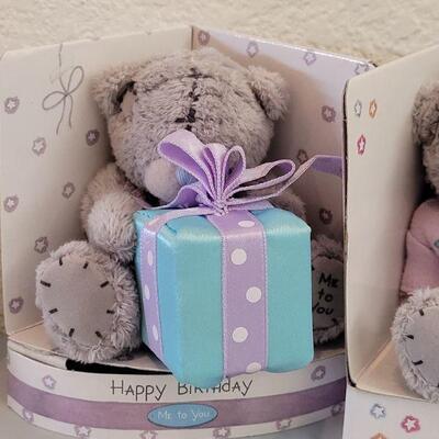 Lot 172: (4) Bear Keychain and (2) Mini Bear Gifts