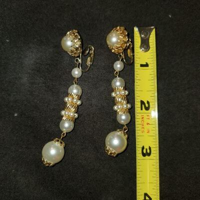 Vintage Pearl Dangle earrings 