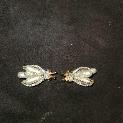 Vintage Bee Earrings 