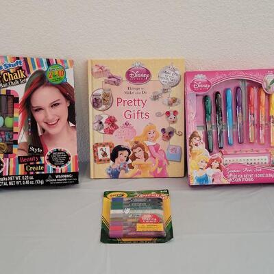 Lot 199: Crafting Activities & Hair Chalk