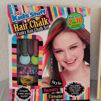 Lot 199: Crafting Activities & Hair Chalk