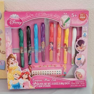 Lot 199: Crafting Activities & Hair Chalk