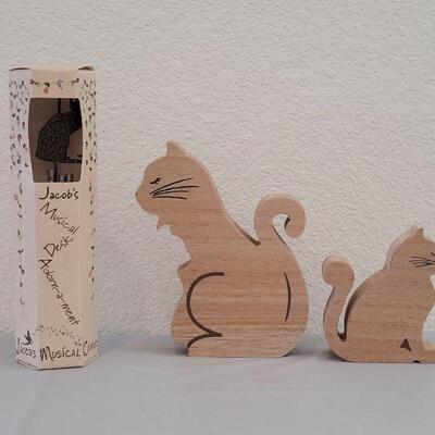 Lot 200: (2) GANZ Wood Cats & Desk Cat Chime