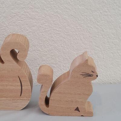 Lot 200: (2) GANZ Wood Cats & Desk Cat Chime