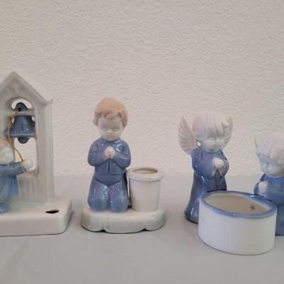 Lot 206: Vintage Blue & White Figurines 