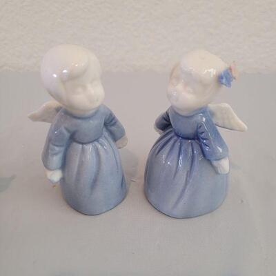 Lot 207: (4) Vintage Kissing Angels Figurines 